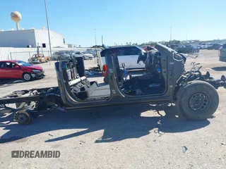 2020 GMC Sierra 1500 Denali z VIN 1GTU9FEL9LZ170791, wystawiony jako IAAI lot #41732485 z przebiegiem Nie podano mil oraz . Historia ofert i sprzedaży dostępna na DreamBid. Obrazek 14.