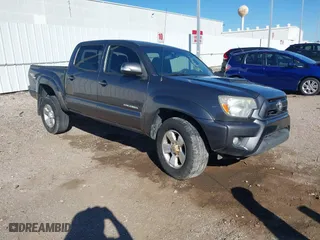 2013 Toyota Tacoma PreRunner with VIN 5TFJU4GN2DX039199, listed as a IAAI auction lot 40882464 with 286,278 mi miles. Bid and sale history available at carsss.com. Image 1.