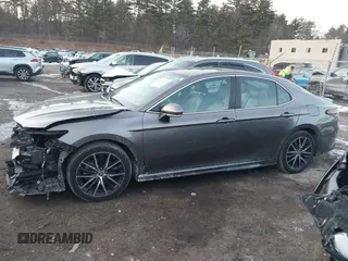 2021 Toyota Camry SE z VIN 4T1G11BK8MU030308, wystawiony jako IAAI lot #41419236 z przebiegiem 32 624 mil mil oraz . Historia ofert i sprzedaży dostępna na DreamBid. Obrazek 15.