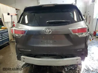 2016 Toyota Highlander LE with VIN 5TDBKRFH4GS258503, listed as a Copart auction lot 43762705 with 106,259 mi miles and Salvage Title. Bid and sale history available at carsss.com. Image 6.