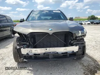 2025 BMW X5 sDrive40i z VIN 5UX13EU07S9X93779, wystawiony jako Copart lot #55974175 z przebiegiem 8 970 mil mil oraz Szkoda całkowita • Salvage title. Historia ofert i sprzedaży dostępna na DreamBid. Obrazek 5.