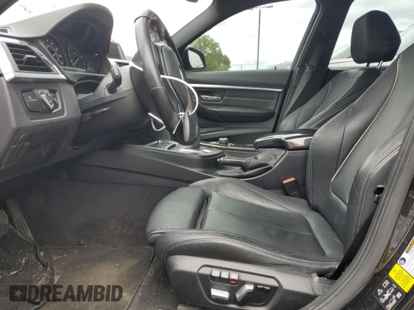 2016 BMW 3 Series 328i xDrive z VIN WBA8E3C58GK501954, wystawiony jako Copart lot #57365135 z przebiegiem 134 024 mil mil oraz Szkoda całkowita • Salvage title. Historia ofert i sprzedaży dostępna na DreamBid. Obrazek 7.