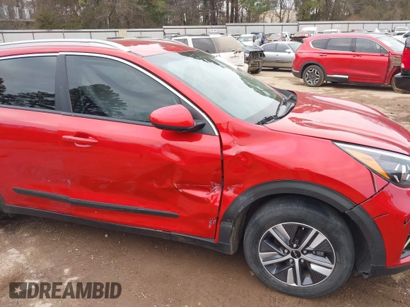 2022 Kia Niro LXS with VIN KNDCB3LC6N5524603, listed as a IAAI auction lot 41371264 with 104,130 mi miles. Bid and sale history available at carsss.com. Image 6.
