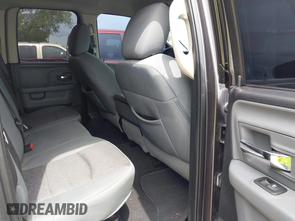 2015 Ram 1500 SLT z VIN 1C6RR6GT7FS742111, wystawiony jako IAAI lot #42469927 z przebiegiem 111 130 mil mil oraz . Historia ofert i sprzedaży dostępna na DreamBid. Obrazek 8.