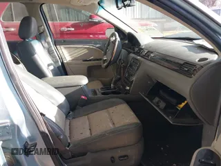 2008 Mercury Sable Premier z VIN 1MEHM42W78G627375, wystawiony jako IAAI lot #41973625 z przebiegiem 205 992 mil mil oraz . Historia ofert i sprzedaży dostępna na DreamBid. Obrazek 5.