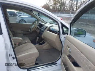 2011 Nissan Versa S с VIN 3N1BC1CP8BL377408, выставлен на аукционе IAAI как лот 41080991 с пробегом 121 541 миль миль и . История ставок и продаж доступна на DreamBid. Изображение 5.