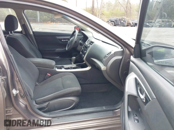 2014 Nissan Altima 2.5 S with VIN 1N4AL3APXEN228967, listed as a IAAI auction lot 41869277 with 174,149 mi miles. Bid and sale history available at carsss.com. Image 5.