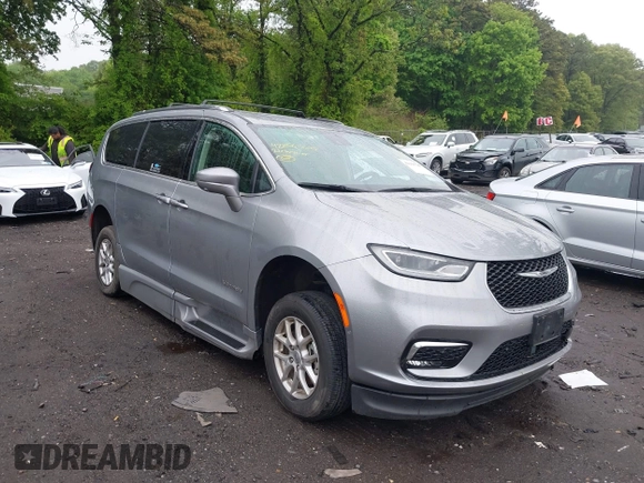 2021 Chrysler Pacifica Touring L z VIN 2C4RC1BG7MR591356, wystawiony jako IAAI lot #42256765 z przebiegiem 32 653 mil mil oraz . Historia ofert i sprzedaży dostępna na DreamBid. Obrazek 1.