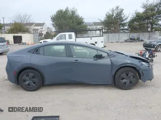 2024 Toyota Prius SE z VIN JTDACACU8R3027202, wystawiony jako IAAI lot #41727758 z przebiegiem 4 625 mil mil oraz . Historia ofert i sprzedaży dostępna na DreamBid. Obrazek 13.