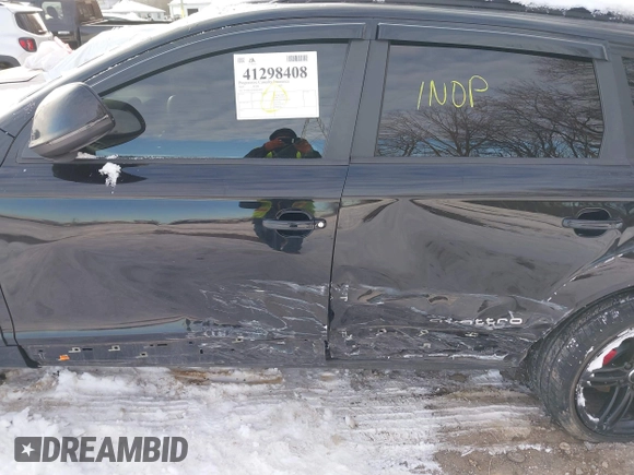 2015 Audi Q7 3.0T S line Prestige with VIN WA1DGAFE8FD028999, listed as a IAAI auction lot 41298408 with 111,446 mi miles. Bid and sale history available at carsss.com. Image 14.