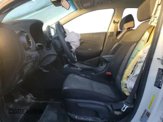 2021 Hyundai Kona SE z VIN KM8K1CAA8MU657962, wystawiony jako Copart lot #49320805 z przebiegiem 84 977 mil mil oraz Szkoda całkowita • Salvage title. Historia ofert i sprzedaży dostępna na DreamBid. Obrazek 7.