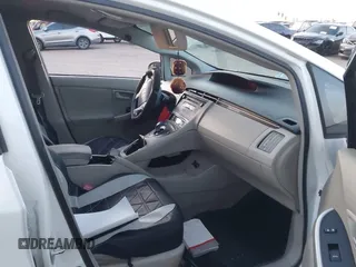 2010 Toyota Prius II with VIN JTDKN3DU5A5182095, listed as a IAAI auction lot 42152366 with 390,401 mi miles and . Bid and sale history available at carsss.com. Image 5.