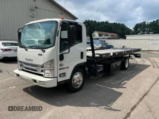 2019 Isuzu NRR IBT z VIN JALE5W161K7305027, wystawiony jako Copart lot #49543035 z przebiegiem 168 281 mil mil oraz Tytuł czysty. Historia ofert i sprzedaży dostępna na DreamBid. Obrazek 2.