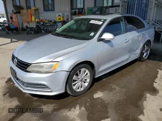 2015 Volkswagen Jetta SE z VIN 3VWD17AJ3FM404427, wystawiony jako Copart lot #54954305 z przebiegiem 156 512 mil mil oraz Szkoda całkowita • Salvage title. Historia ofert i sprzedaży dostępna na DreamBid. Obrazek 1.