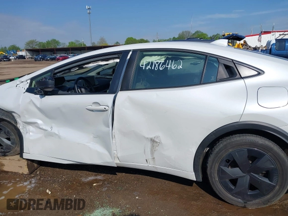 2023 Toyota Prius LE z VIN JTDACAAU7P3009676, wystawiony jako IAAI lot #42186462 z przebiegiem 31 567 mil mil oraz . Historia ofert i sprzedaży dostępna na DreamBid. Obrazek 14.