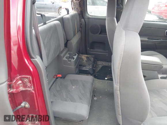 2004 Chevrolet Colorado LS Z71 with VIN 1GCDT196648208008, listed as a IAAI auction lot 41378024 with 235,799 mi miles. Bid and sale history available at carsss.com. Image 8.