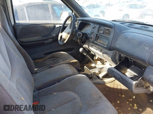 1999 Dodge Dakota SLT with VIN 1B7FL26X1XS190195, listed as a IAAI auction lot 41355250 with 223,174 mi miles. Bid and sale history available at carsss.com. Image 5.