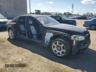 2010 Rolls-Royce Ghost z VIN SCA664S51AUX49058, wystawiony jako Copart lot #50769465 z przebiegiem 91 536 mil mil oraz Szkody całkowita. Historia ofert i sprzedaży dostępna na DreamBid. Obrazek 4.