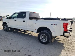 2019 Ford F-350 XL z VIN 1FT8W3DTXKEE56245, wystawiony jako Copart lot #50931435 z przebiegiem 103 396 mil mil oraz Czysty tytuł • Clean title. Historia ofert i sprzedaży dostępna na DreamBid. Obrazek 2.