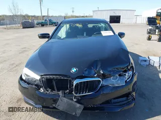 2020 BMW 5 Series 530i xDrive z VIN WBAJR7C03LCD76807, wystawiony jako IAAI lot #41887586 z przebiegiem 54 830 mil mil oraz . Historia ofert i sprzedaży dostępna na DreamBid. Obrazek 12.