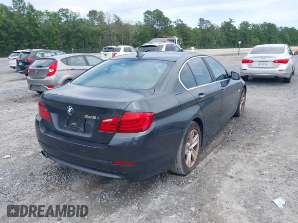 2012 BMW 5 Series 528i z VIN WBAXG5C55CDW92474, wystawiony jako IAAI lot #42468737 z przebiegiem 172 586 mil mil oraz . Historia ofert i sprzedaży dostępna na DreamBid. Obrazek 4.