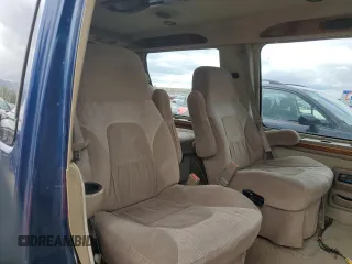 2001 Chevrolet Chevy Van z VIN 1GBFG15M411225075, wystawiony jako Copart lot #56948945 z przebiegiem 201 558 mil mil oraz Tytuł czysty. Historia ofert i sprzedaży dostępna na DreamBid. Obrazek 11.