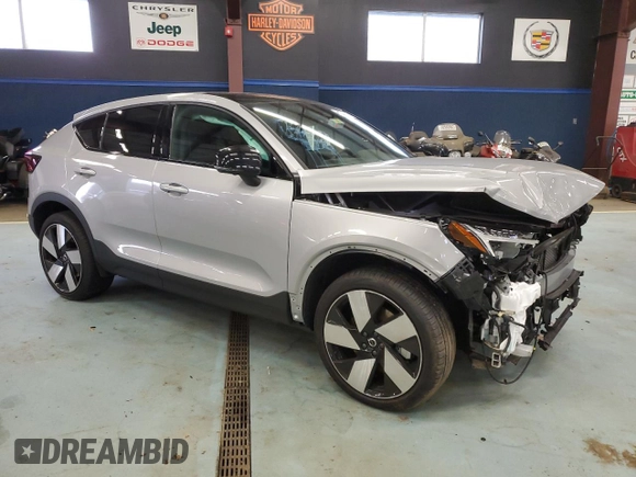 2023 Volvo C40 Ultimate с VIN YV4ED3GM3P2063688, выставлен на аукционе Copart как лот 78669843 с пробегом 9 761 миль миль и . История ставок и продаж доступна на DreamBid. Изображение 4.