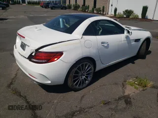 2020 Mercedes-Benz SLC 300 z VIN W1KPK3JAXLF169788, wystawiony jako Copart lot #63054754 z przebiegiem 20 666 mil mil oraz Szkody całkowita. Historia ofert i sprzedaży dostępna na DreamBid. Obrazek 3.