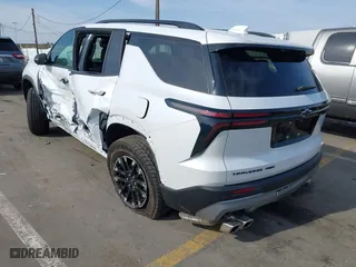 2024 Chevrolet Traverse AWD Z71 with VIN 1GNEVJKS6RJ189232, listed as a IAAI auction lot 41472682 with 2,870 mi miles. Bid and sale history available at carsss.com. Image 3.