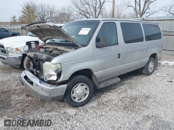 2010 Ford Econoline Passenger XL z VIN 1FBNE3BLXADA77764, wystawiony jako IAAI lot #41457598 z przebiegiem 212 112 mil mil oraz . Historia ofert i sprzedaży dostępna na DreamBid. Obrazek 17.