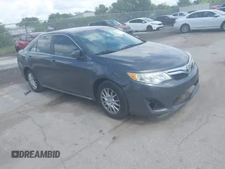 2012 Toyota Camry L z VIN 4T1BF1FKXCU192137, wystawiony jako IAAI lot #42476032 z przebiegiem 117 391 mil mil oraz . Historia ofert i sprzedaży dostępna na DreamBid. Obrazek 1.