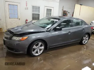 2013 Acura ILX Tech Pkg with VIN 19VDE1F72DE005218, listed as a Copart auction lot 44991785 with 162,470 mi miles and Salvage Title. Bid and sale history available at carsss.com. Image 1.
