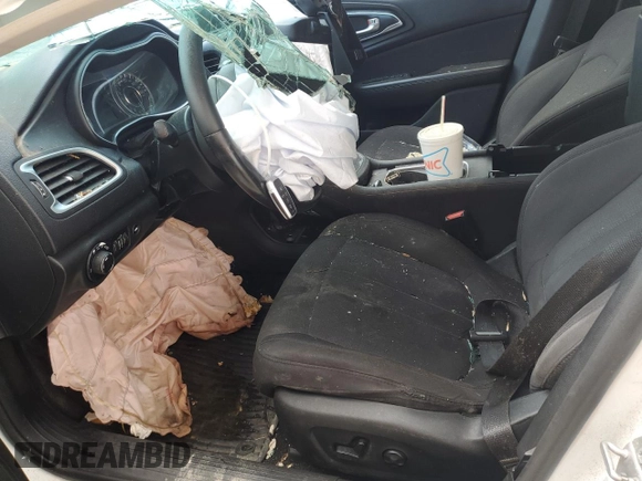 2015 Chrysler 200 Limited с VIN 1C3CCCAB6FN683909, выставлен на аукционе Copart как лот 60260105 с пробегом 216 843 миль миль и Чистый • Clean title. История ставок и продаж доступна на DreamBid. Изображение 7.