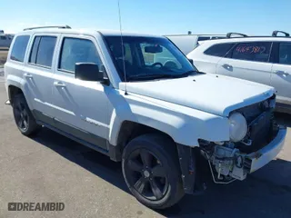 2016 Jeep Patriot Latitude with VIN 1C4NJRFB9GD636273, listed as a IAAI auction lot 41650651 with NaN miles. Bid and sale history available at carsss.com. Image 1.