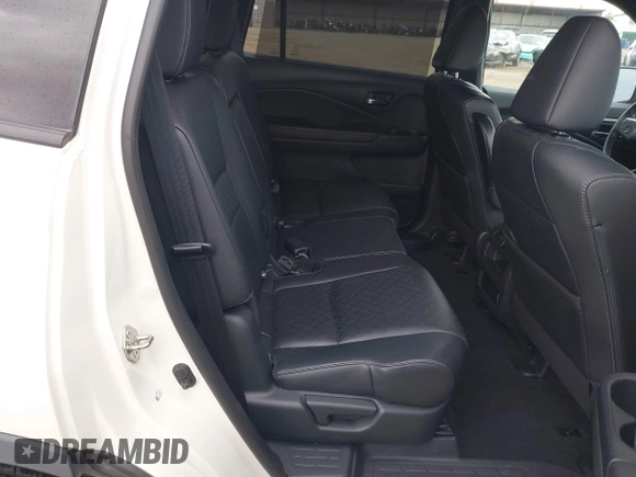 2019 Honda Passport EX-L with VIN 5FNYF7H57KB002844, listed as a IAAI auction lot 42195170 with 43,327 mi miles and . Bid and sale history available at DreamBid. Image 8.