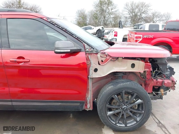 2019 Ford Explorer XLT with VIN 1FM5K7D81KGA22023, listed as a IAAI auction lot 41699119 with 75,247 mi miles. Bid and sale history available at carsss.com. Image 20.
