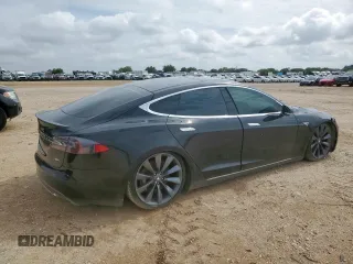 2013 Tesla Model S Performance z VIN 5YJSA1CP2DFP13199, wystawiony jako Copart lot #63225055 z przebiegiem Nie podano mil oraz Czysty tytuł • Clean title. Historia ofert i sprzedaży dostępna na DreamBid. Obrazek 3.