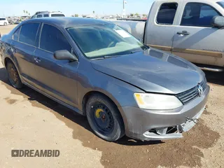 2011 Volkswagen Jetta Sedan SE PZEV with VIN 3VWDZ7AJ6BM355243, listed as a IAAI auction lot 41659281 with 172,508 mi miles. Bid and sale history available at carsss.com. Image 1.