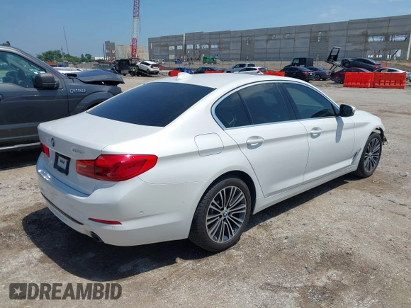 2020 BMW 5 Series 530i z VIN WBAJR3C04LWW68910, wystawiony jako IAAI lot #42430470 z przebiegiem 50 608 mil mil oraz . Historia ofert i sprzedaży dostępna na DreamBid. Obrazek 4.