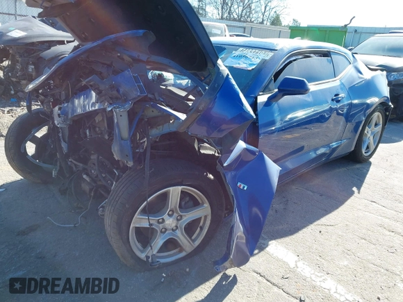 2021 Chevrolet Camaro 1LS z VIN 1G1FB1RX3M0128032, wystawiony jako IAAI lot #41050713 z przebiegiem 58 255 mil mil oraz . Historia ofert i sprzedaży dostępna na DreamBid. Obrazek 2.