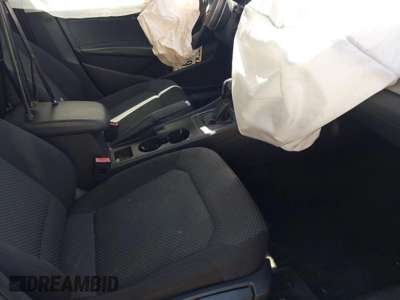 2015 Volkswagen Passat 1.8T Limited Edition with VIN 1VWAT7A30FC014689, listed as a IAAI auction lot 41758748 with 140,545 mi miles. Bid and sale history available at carsss.com. Image 5.