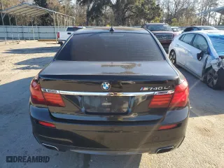 2013 BMW 7 Series 740Li with VIN WBAYE4C54DD137568, listed as a Copart auction lot 43586685 with 181,796 mi miles and Clean Title. Bid and sale history available at carsss.com. Image 6.