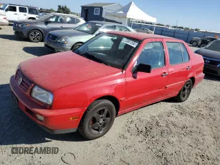1998 Volkswagen Jetta z VIN 3VWRA81H3WM266221, wystawiony jako Copart lot #73887594 z przebiegiem 223 127 mil mil oraz Czysty tytuł • Clean title. Historia ofert i sprzedaży dostępna na DreamBid. Obrazek 1.