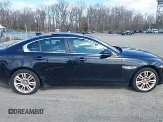 2019 Jaguar XE 25t with VIN SAJAR4FX2KCP52632, listed as a IAAI auction lot 41585317 with 1 mi miles. Bid and sale history available at carsss.com. Image 12.