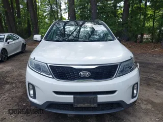 2014 Kia Sorento EX with VIN 5XYKU4A70EG516330, listed as a IAAI auction lot 42462400 with 146,221 mi miles and . Bid and sale history available at DreamBid. Image 6.