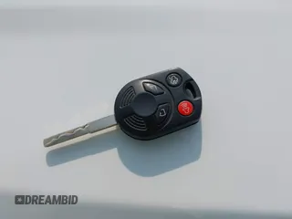 2013 Ford Focus SE с VIN 1FADP3F29DL309581, выставлен на аукционе IAAI как лот 42391300 с пробегом 280 531 миль миль и . История ставок и продаж доступна на DreamBid. Изображение 11.