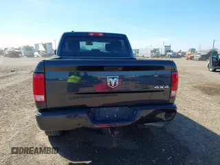 2017 Ram 1500 Express z VIN 1C6RR7KG4HS665409, wystawiony jako IAAI lot #41674384 z przebiegiem 89 187 mil mil oraz . Historia ofert i sprzedaży dostępna na DreamBid. Obrazek 17.