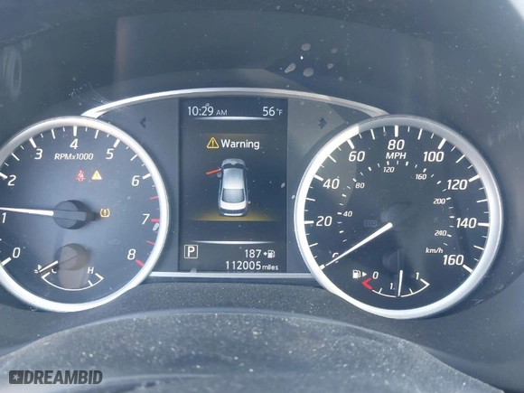 2016 Nissan Sentra SR with VIN 3N1AB7AP2GL645817, listed as a IAAI auction lot 41810995 with 112,005 mi miles. Bid and sale history available at carsss.com. Image 7.