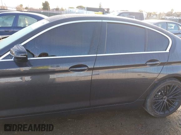2023 BMW 5 Series 530e с VIN WBA13AG0XPCL14624, выставлен на аукционе IAAI как лот 41492586 с пробегом 45 455 миль миль и . История ставок и продаж доступна на DreamBid. Изображение 15.
