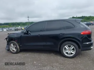 2016 Porsche Cayenne with VIN WP1AA2A28GLA10621, listed as a IAAI auction lot 42375924 with 70,815 mi miles and . Bid and sale history available at DreamBid. Image 14.